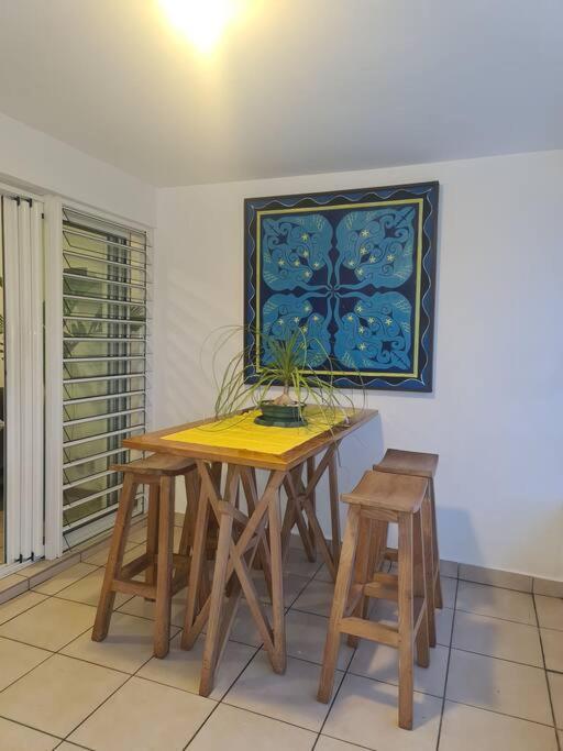 Farerei Appartement Spacieux, Equipe Et Confortable Faaa Luaran gambar