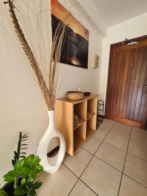 Farerei Appartement Spacieux, Equipe Et Confortable Faaa Luaran gambar