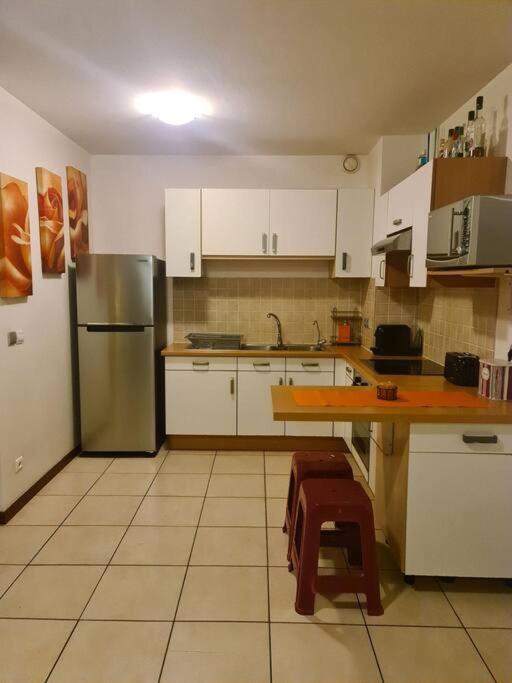 Farerei Appartement Spacieux, Equipe Et Confortable Faaa Luaran gambar
